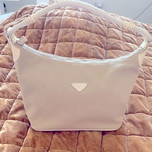 Prada 💯 Authentic hand bag